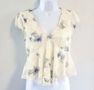La Peche Ivory Blue Floral Lace Peplum Top Size M